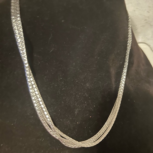 Elegant Lia Sophia Silver Necklace - Picture 3 of 9